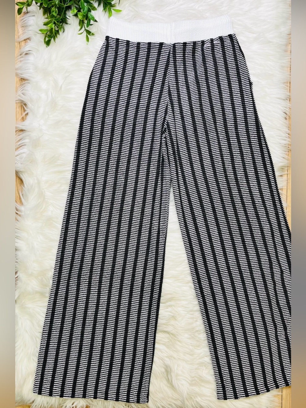 Zenana Black & White Vertical Stripe Wide-Leg ribbed Pants. Black Top included.